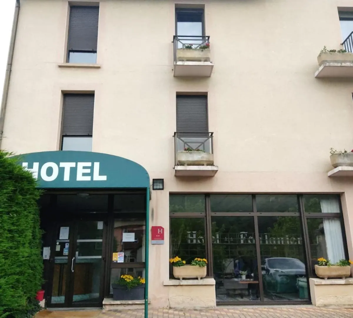 **  Hotel Foulquier Decazeville France